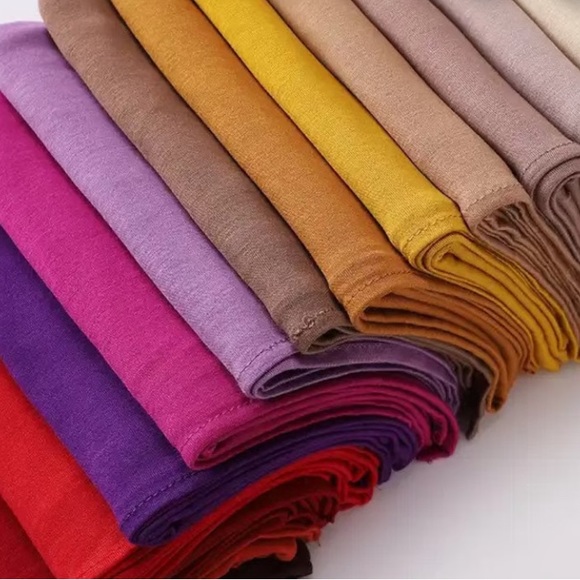 Plain Chiffon Hijab on Sale - Picture 5 of 5